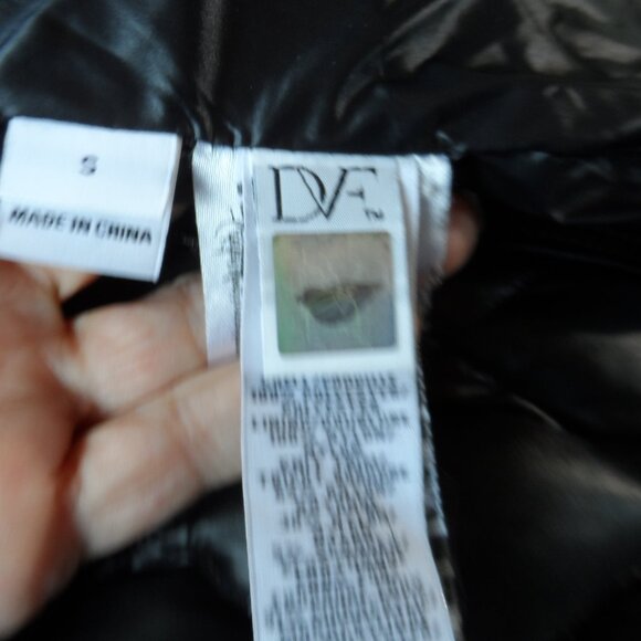 New Diane Von Furstenberg Black Quilted Down Coat w/Faux Fur Trim Hood Size S - Picture 15 of 16